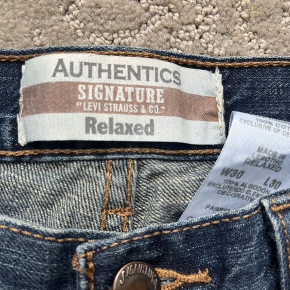 Signature Jeans by Levi, Relaxed fit! - Picture 2 of 4